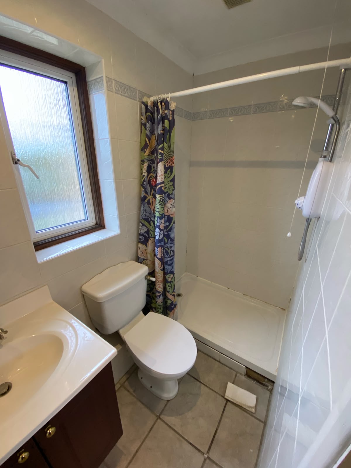 Dated Gerrards Cross bathroom