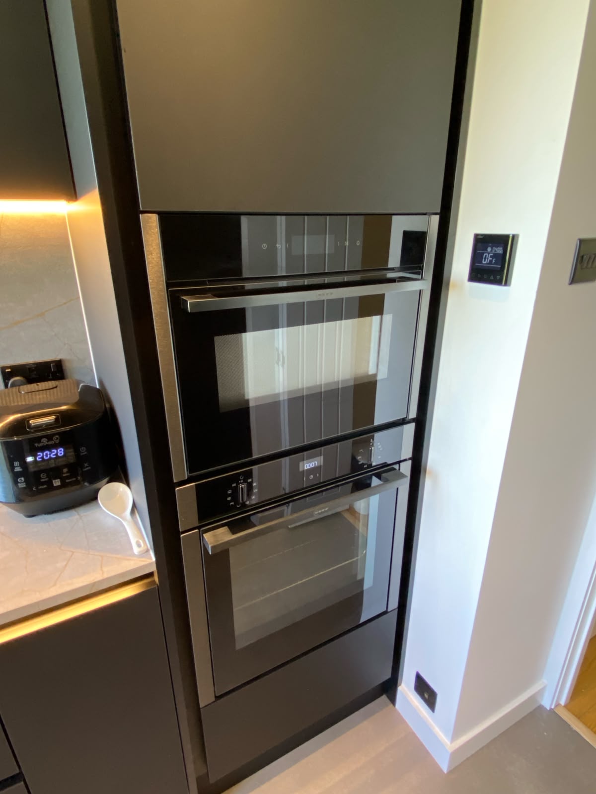 Kitchen integrated appliances