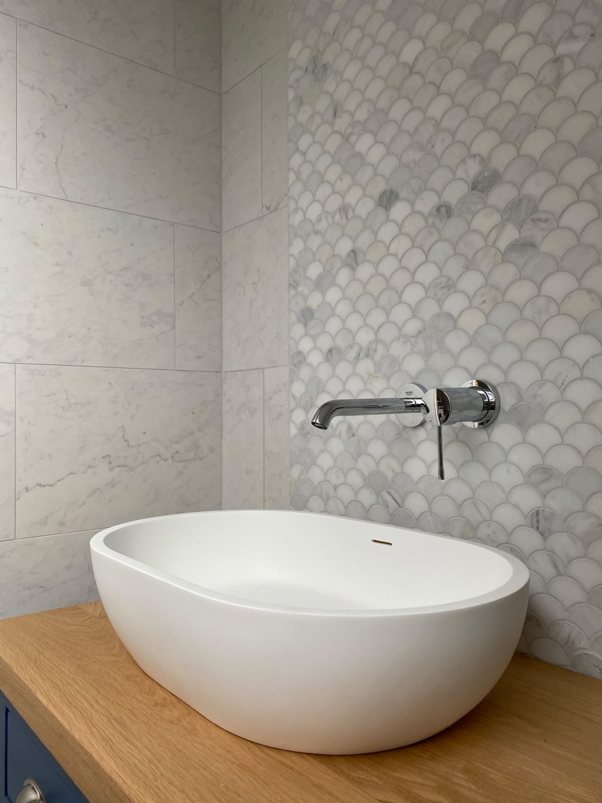 Precision tiling backsplash